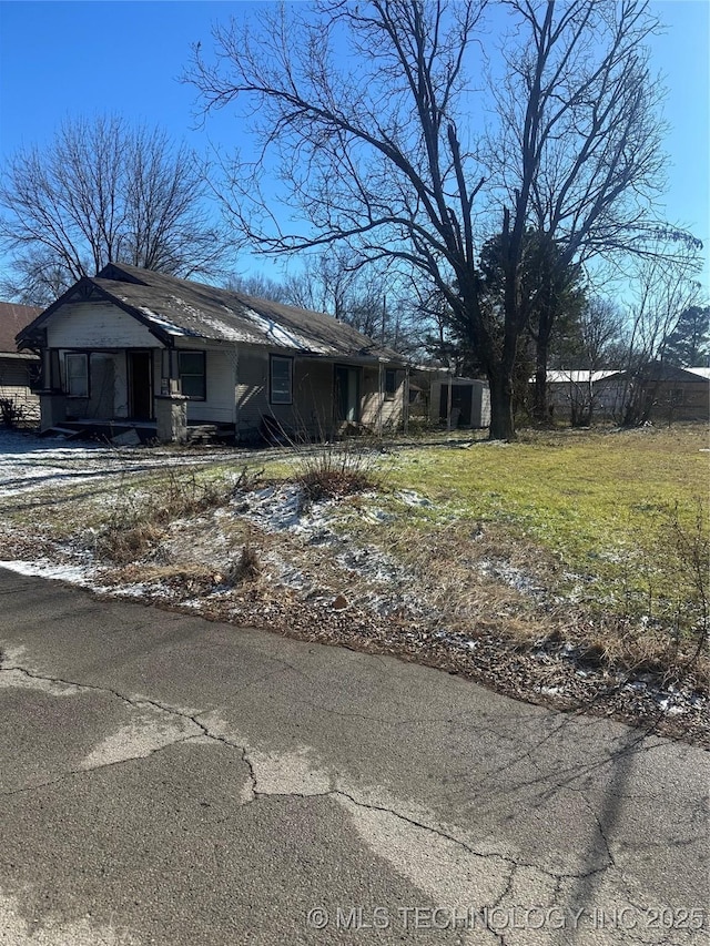 view of home's exterior