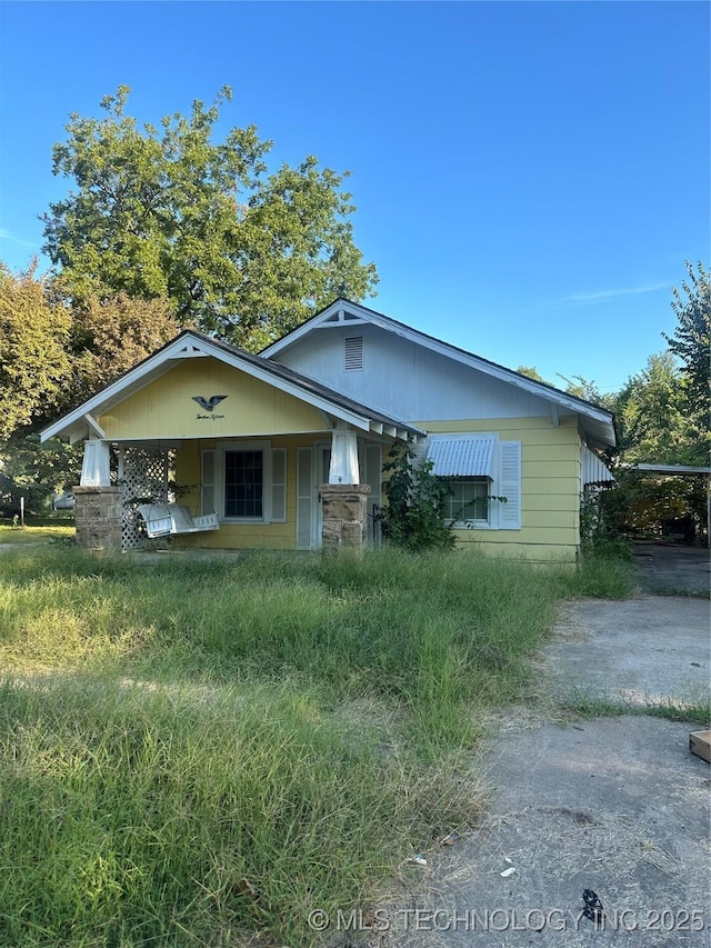 view of front of property