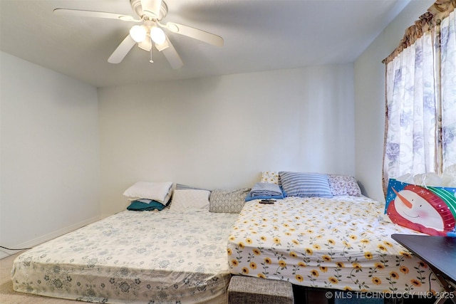 bedroom with ceiling fan