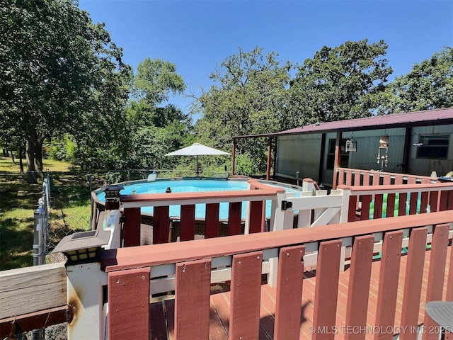 view of swimming pool