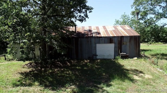 view of outdoor structure