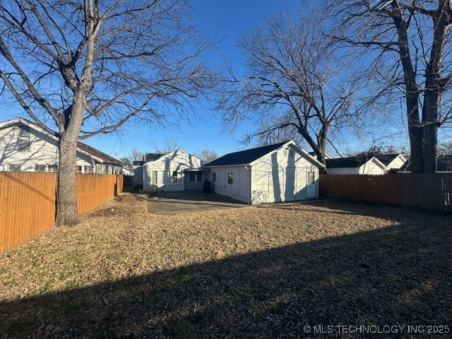 view of yard with a patio area