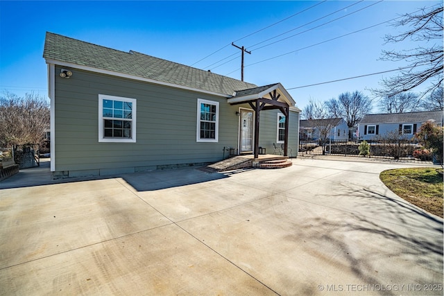 view of front of property featuring a patio area