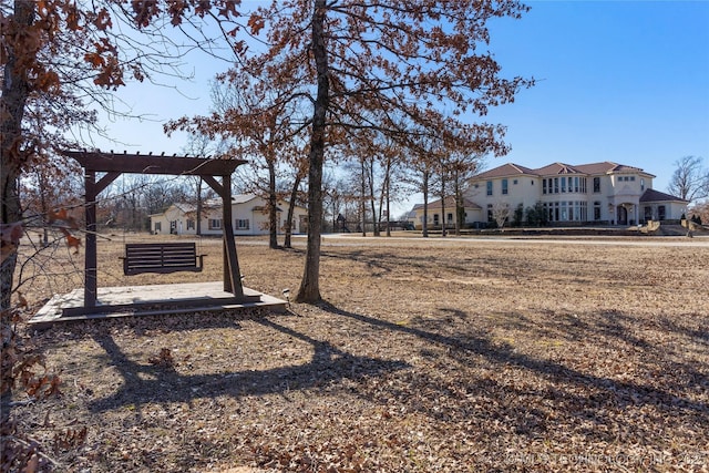 view of yard featuring a pergola