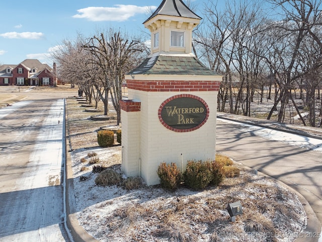 view of community / neighborhood sign