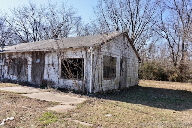 view of outdoor structure