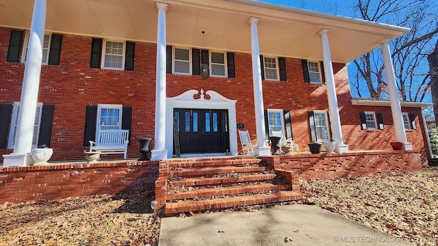 view of front facade