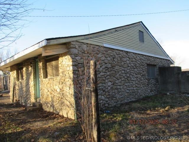 view of side of home