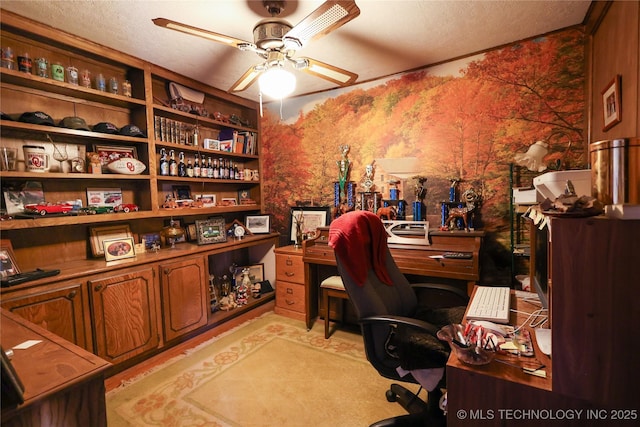 office area featuring ceiling fan