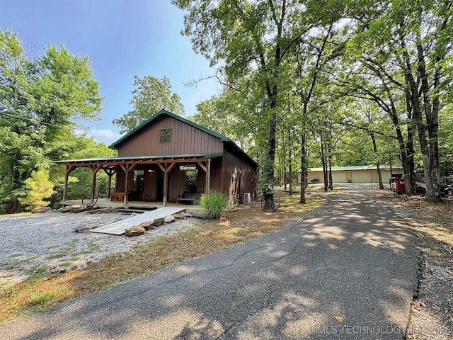 view of front of home