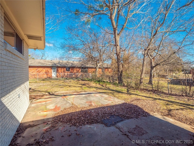 view of yard with a patio