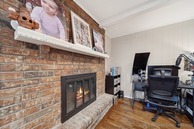 bedroom featuring carpet floors, a textured ceiling, and ceiling fan