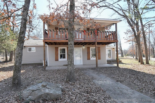 view of front of house with a patio