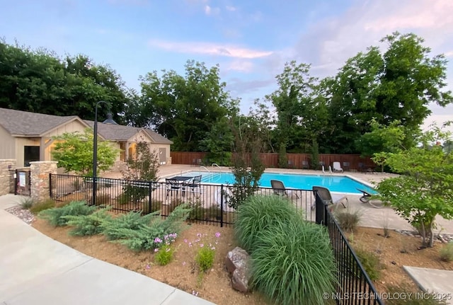 view of swimming pool