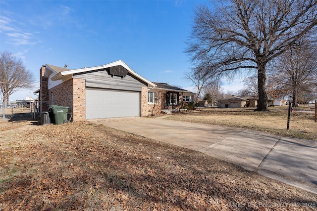 view of front facade with a garage