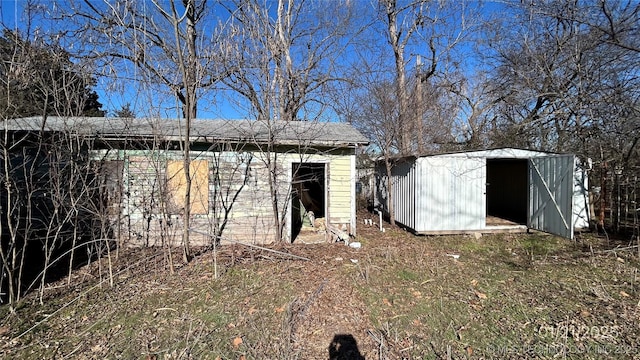 view of outdoor structure