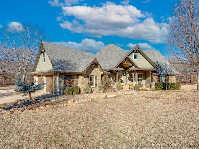 view of front of property featuring covered porch