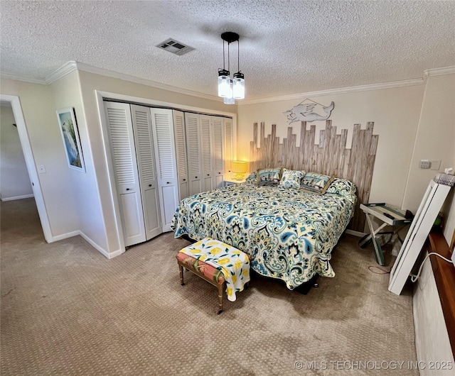 bedroom featuring a textured ceiling, a closet, ceiling fan, and carpet flooring