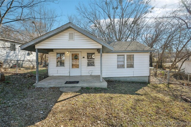 view of front of property featuring a porch