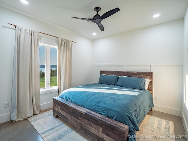 bedroom with ceiling fan