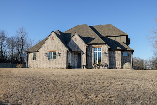 view of front of home with a front yard