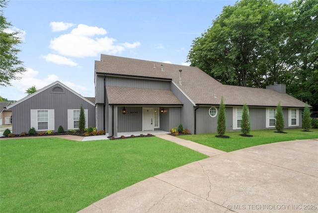 ranch-style home featuring a front yard