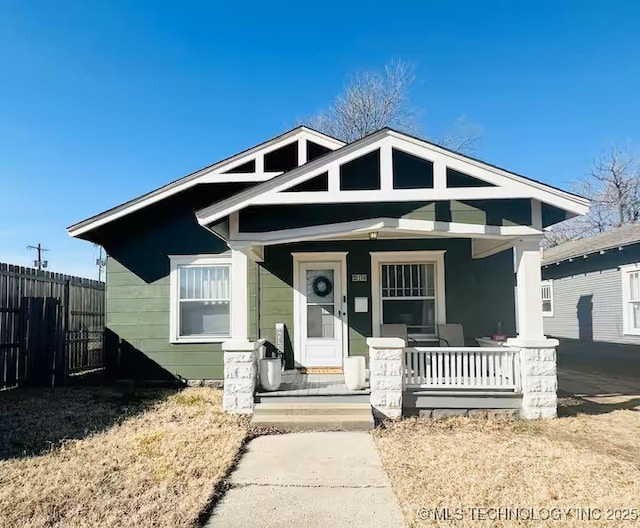 view of front of house featuring covered porch