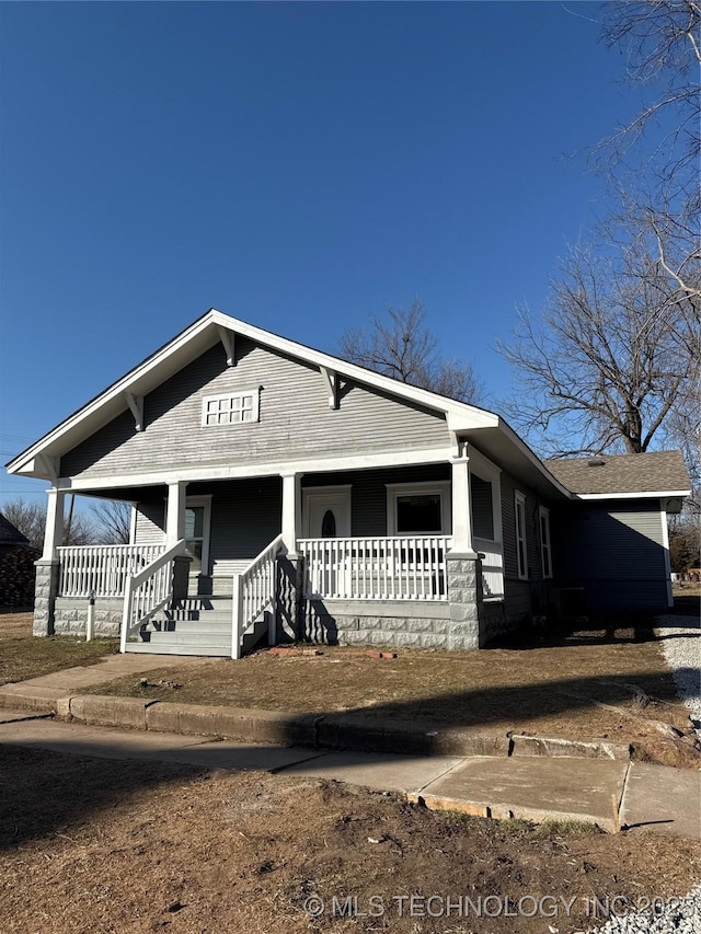 view of front of property with covered porch