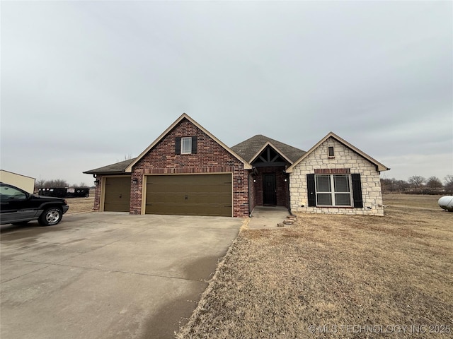 view of front of house featuring a garage