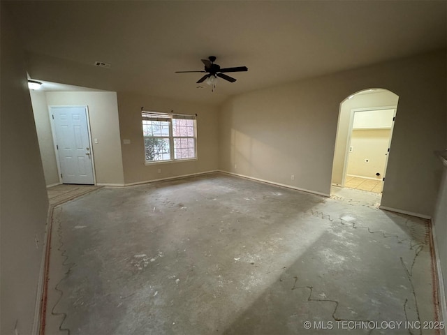 unfurnished room featuring ceiling fan