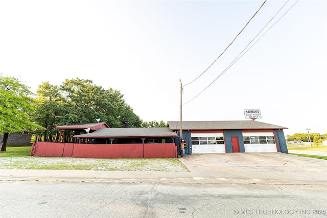 view of front of house featuring a garage