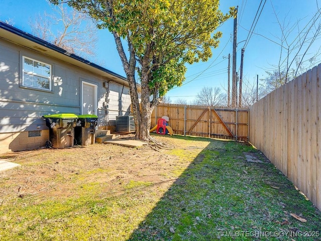 view of yard with cooling unit