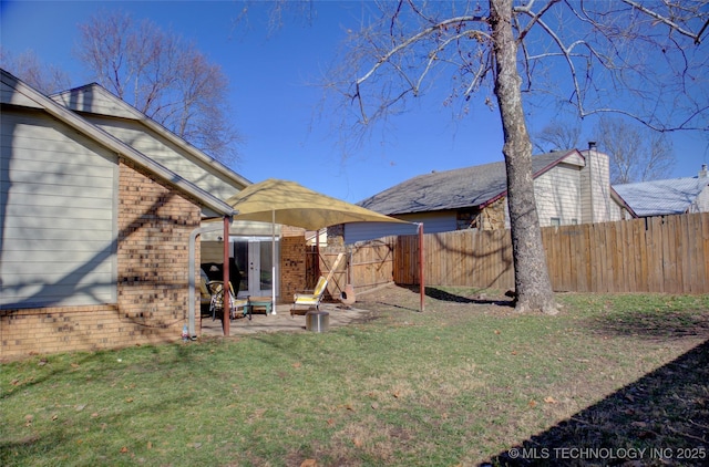 view of yard with a patio area