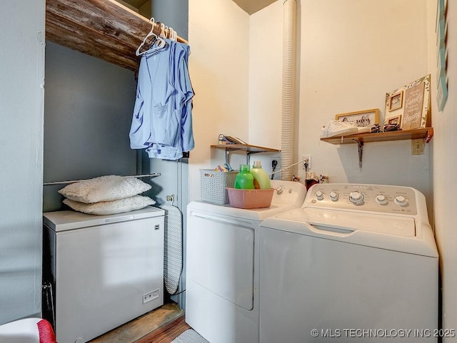 laundry room featuring independent washer and dryer