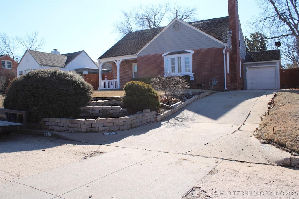 view of front of property featuring a garage