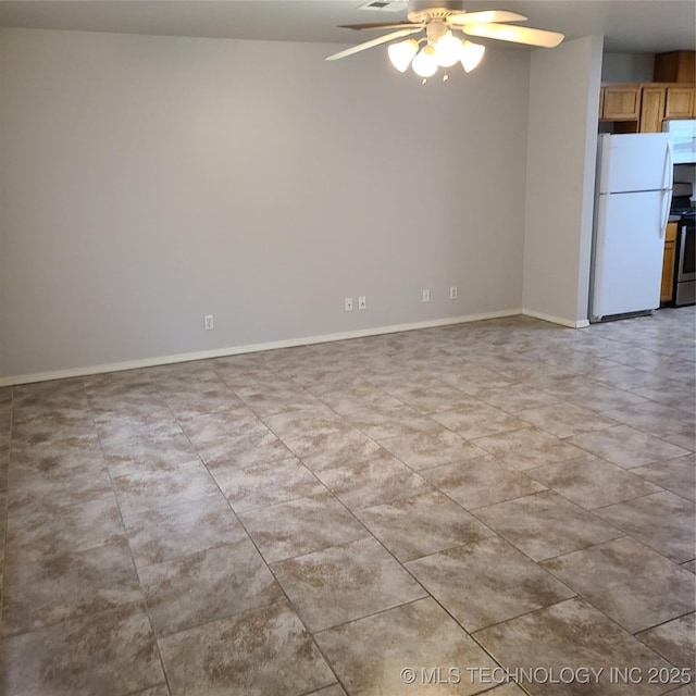 unfurnished room with ceiling fan