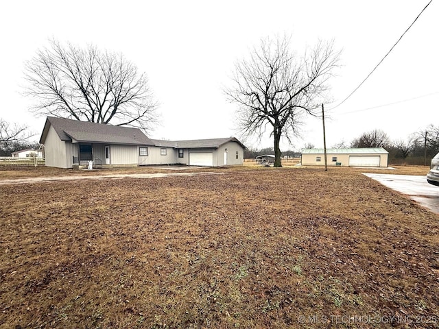 view of front of property