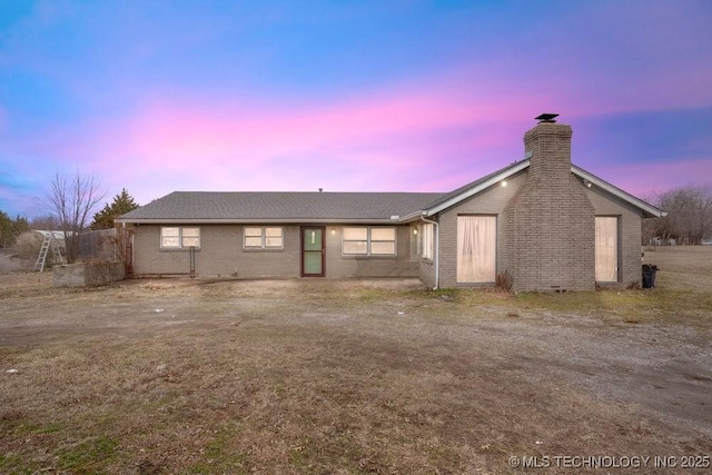 view of front of property