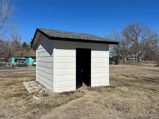 view of outdoor structure featuring a yard