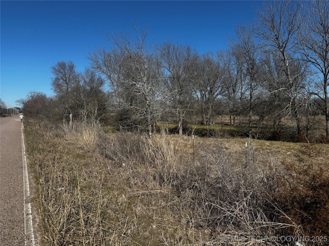 Listing photo 3 for 400 N Lone Oak, Durant OK 74701