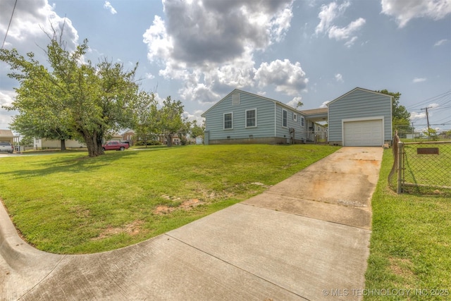 view of yard with a garage