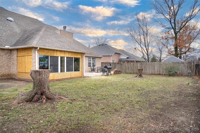 view of yard featuring a patio