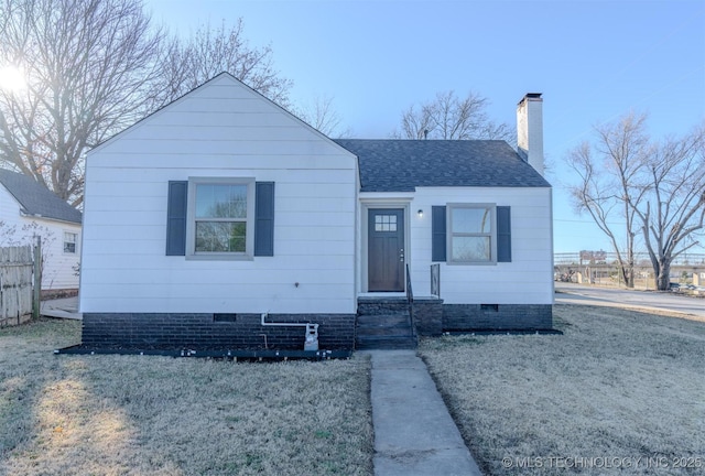 view of front facade featuring a front yard