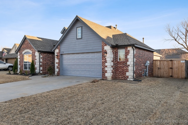 view of front facade with a garage