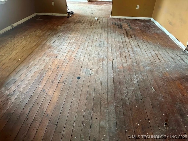 room details with hardwood / wood-style floors