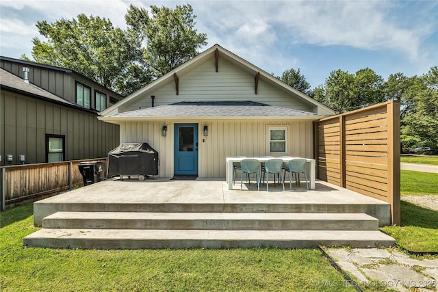 304 E Dallas St, Broken Arrow, OK 74012 - view of front of property featuring a wooden deck, a front yard, and roof with shingles