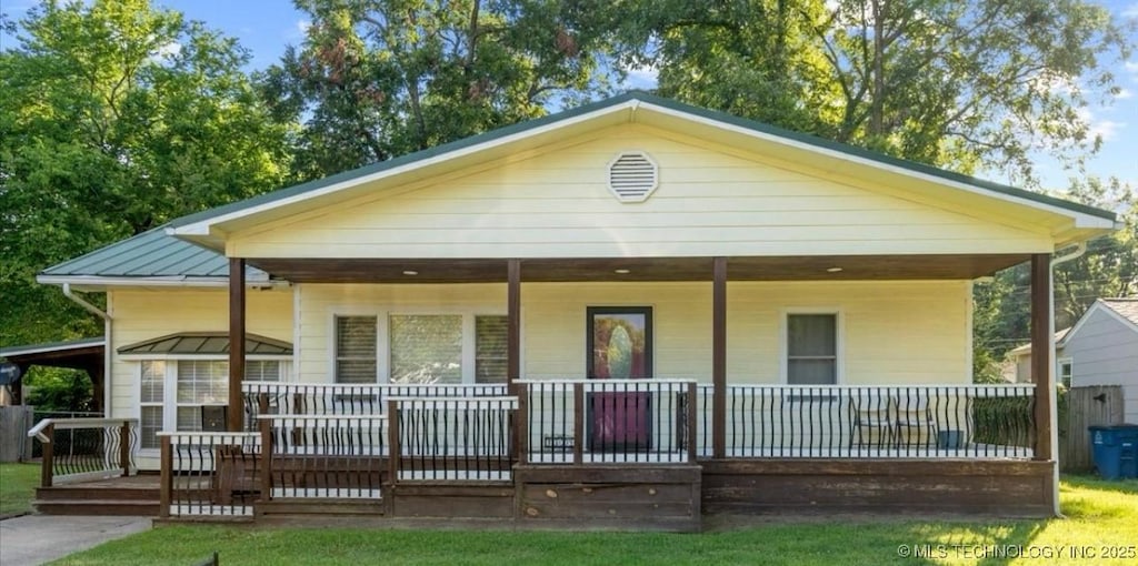 view of front of house with covered porch