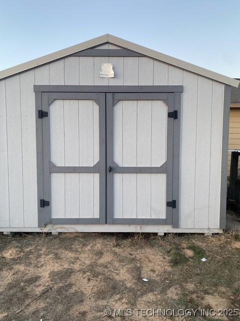 view of outbuilding