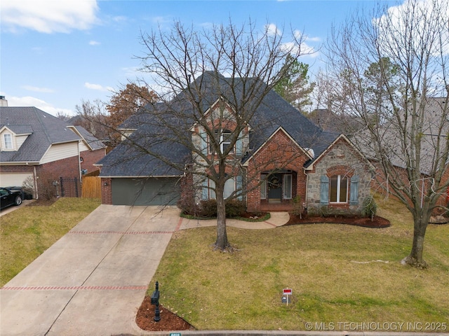 front of property featuring a front lawn