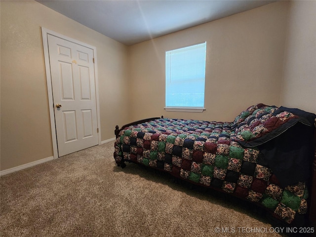 bedroom with carpet flooring